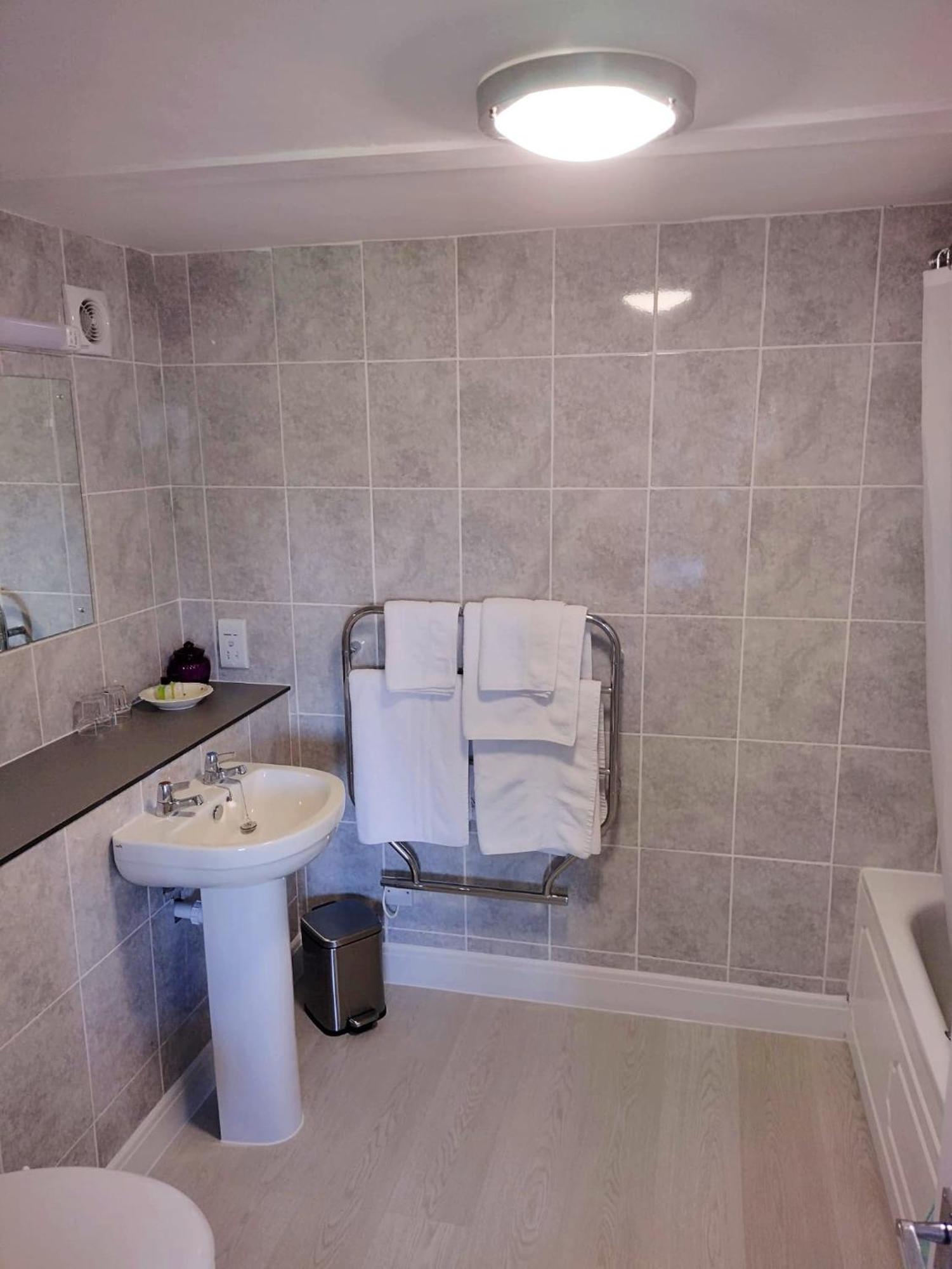 Chough'S Nest Hotel Линтон Экстерьер фото