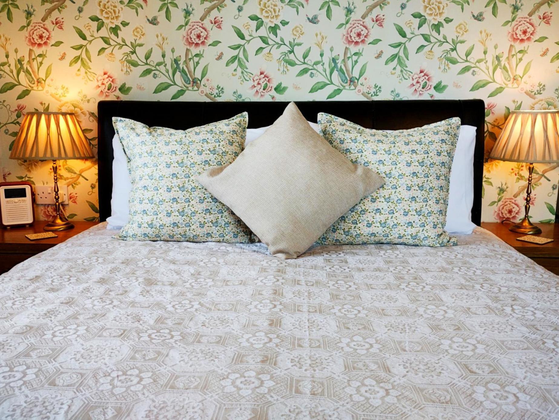 Chough'S Nest Hotel Линтон Экстерьер фото